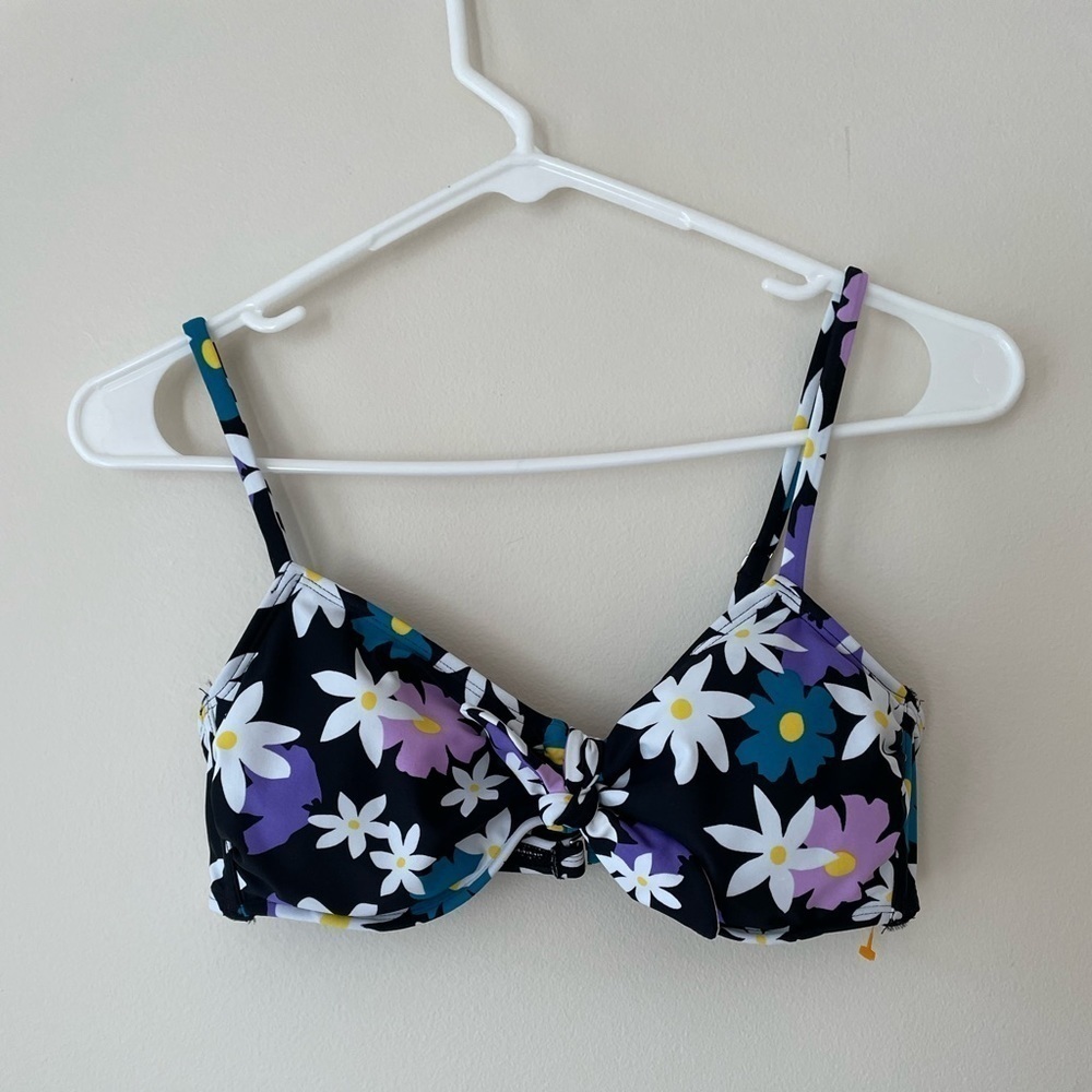 xhilaration Floral Print Bikini Top Size L Runs Small